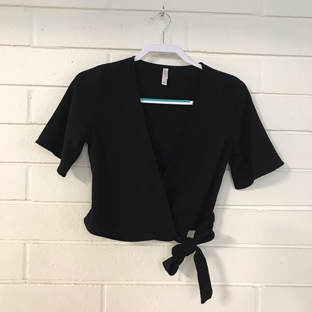 Black crop wraparound